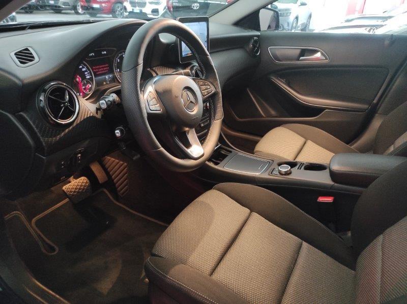 Mercedes-Benz GLA (X156) - GLA 200 d Automatic 4Matic Business Extra