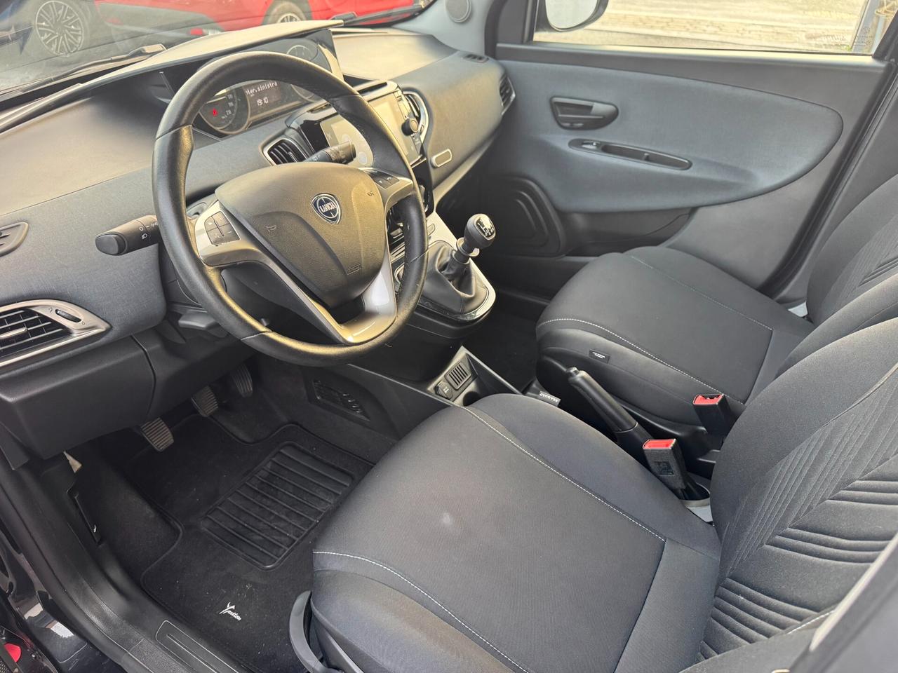 Lancia Ypsilon 1.0 FireFly 5 porte S&S Hybrid Gold