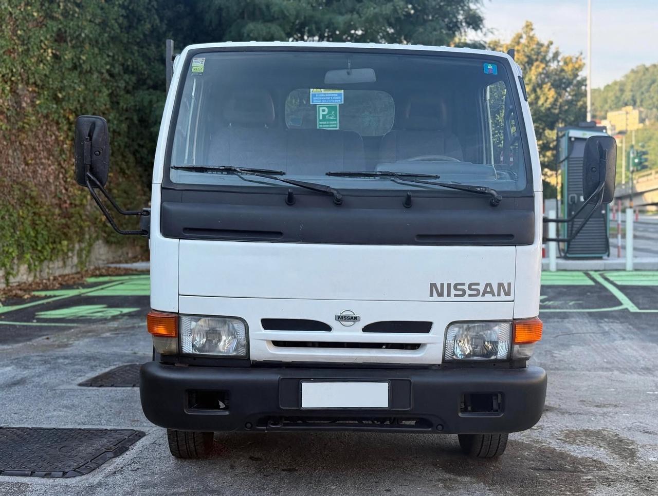 Nissan cabstar 2.5 diesel furgone aperto