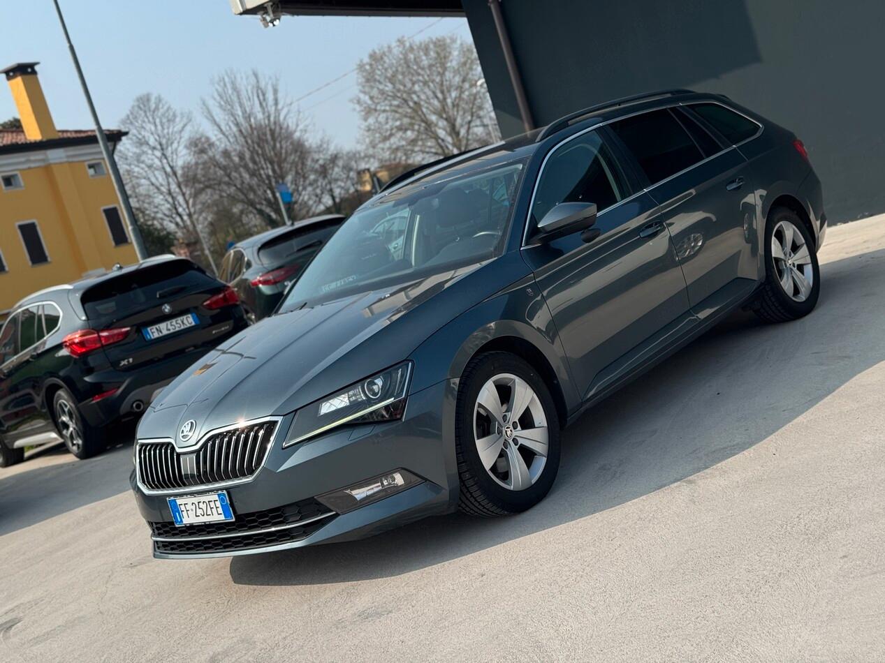 Skoda Superb Wagon Superb wagon 1.6 tdi Ambition