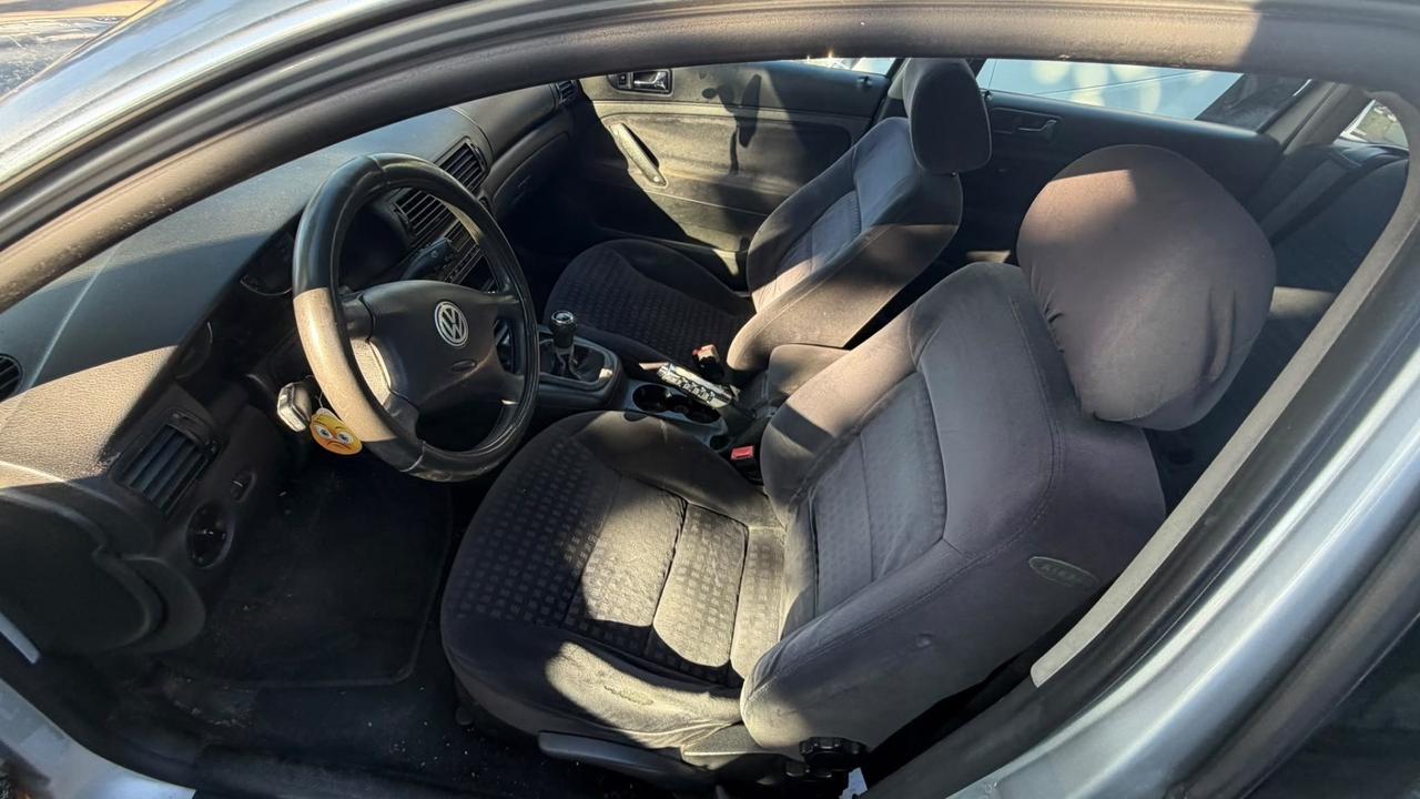 Volkswagen Passat 1.9 TDI/130 CV cat Var. H.line