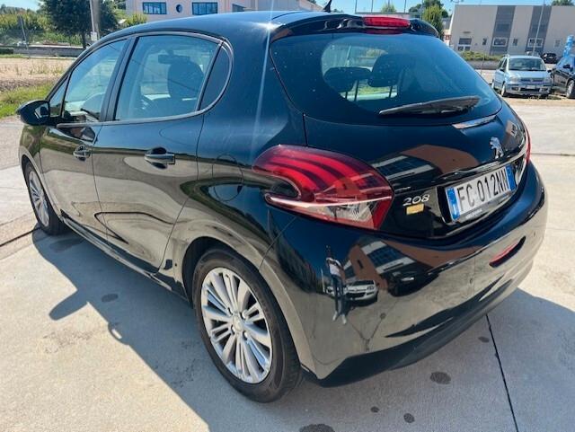 Peugeot 208 PureTech 82 5 porte Allure
