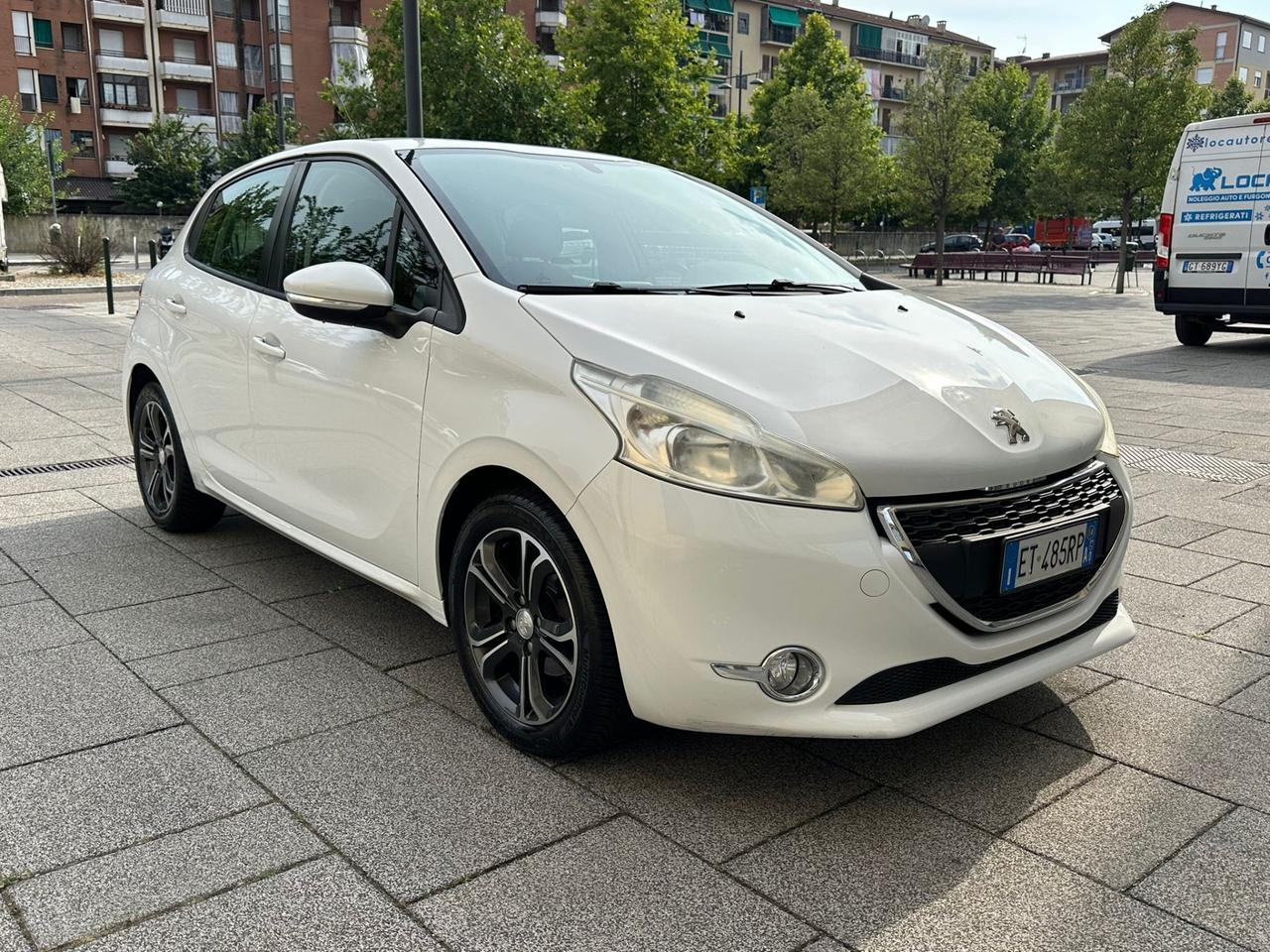 PEUGEOT 208 1.2 82CV ALLURE 2014