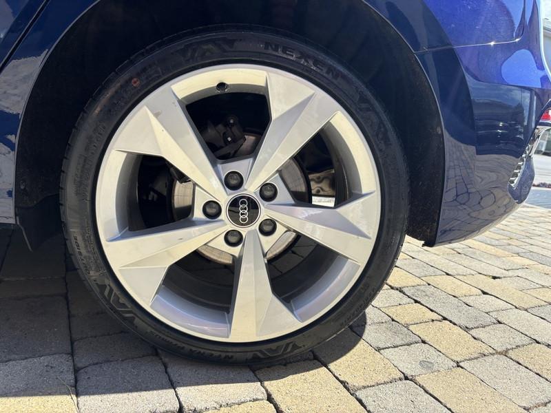Audi A3 Sportback 30 2.0 tdi Business LED-NAVI-18"