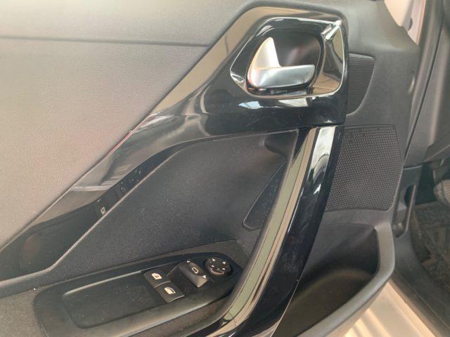 PEUGEOT 208 1.0 VTi 68 CV 5 porte OK NEOPATENTATI EURO 5B BENZ