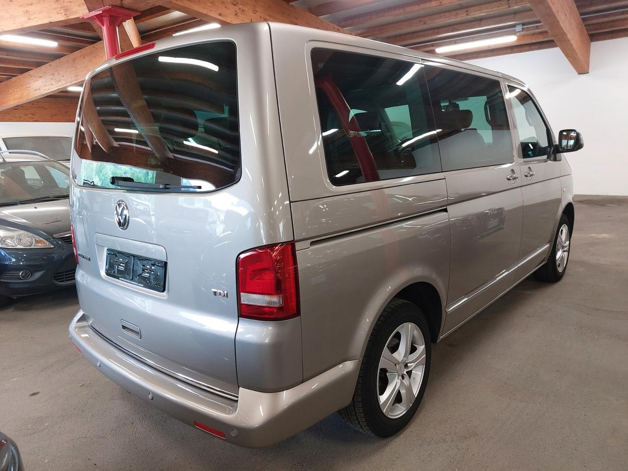 VW T5 Multivan 2.0 TDI letto 6 posti 180 CV