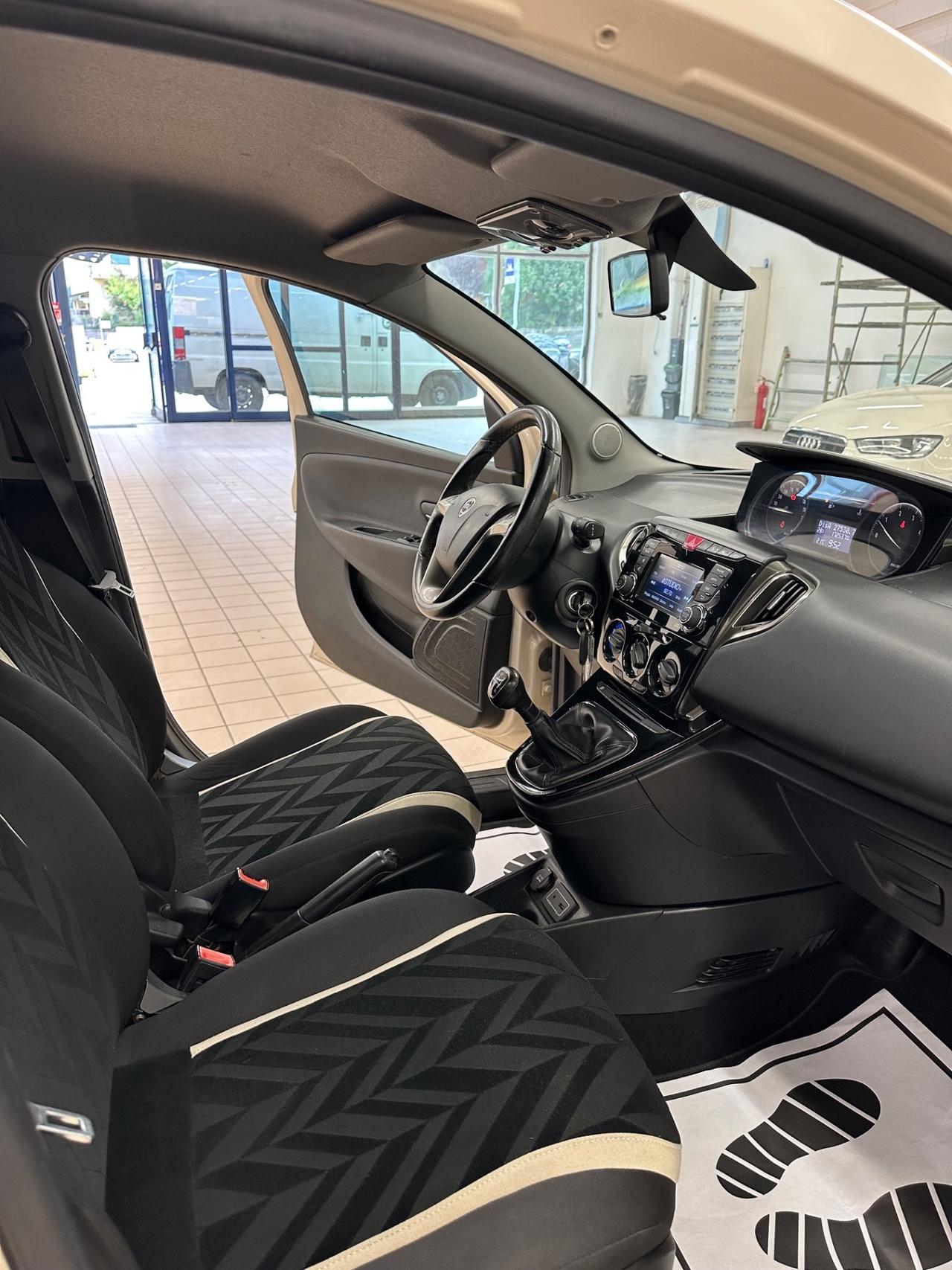 Lancia Ypsilon 1.3 MJT 16V 95 CV 5 porte S&S Gold