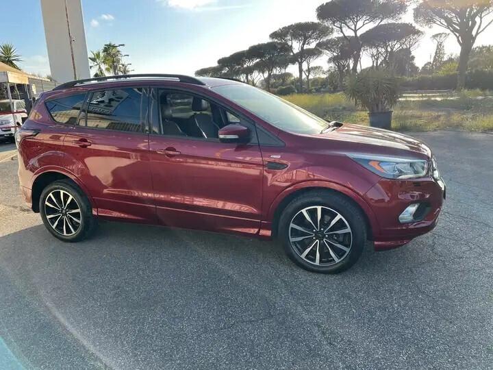 Ford Kuga 1.5 TDCI 120 CV S&S 2WD ST-Line
