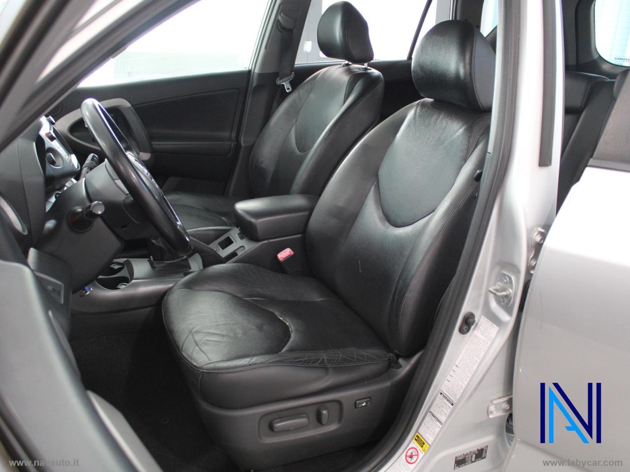 TOYOTA RAV4 2.2 D-4D 177 CV Luxury