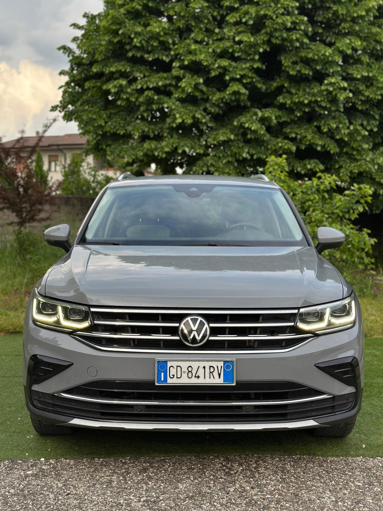 Volkswagen Tiguan 2.0 TDI 150 CV SCR DSG R-Line