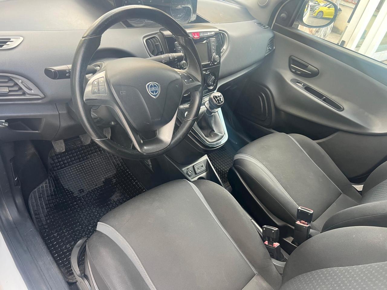 Lancia Ypsilon 1.2 69 CV 5 porte GPL Ecochic Gold