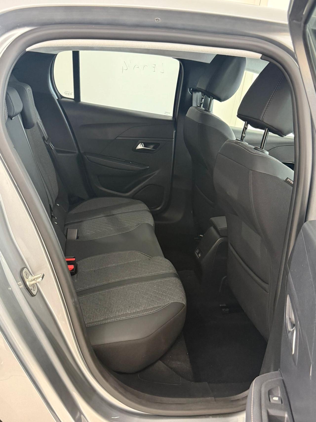 PEUGEOT 208 ALLLURE PACK 1.2 100CV ANNO 2025 CON 20.000KM