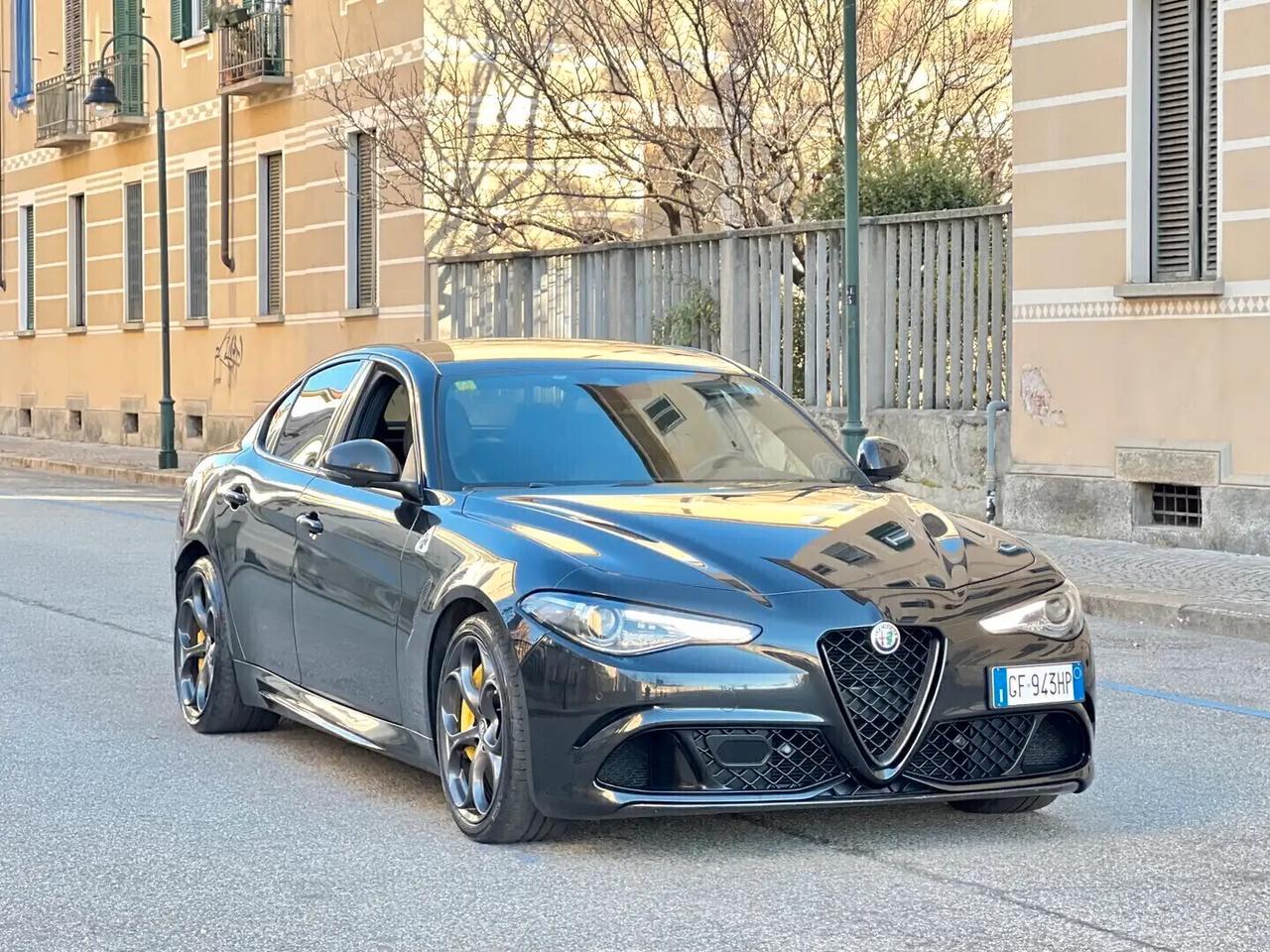 Alfa Romeo Giulia 2.9 T V6 AT8 Quadrifoglio