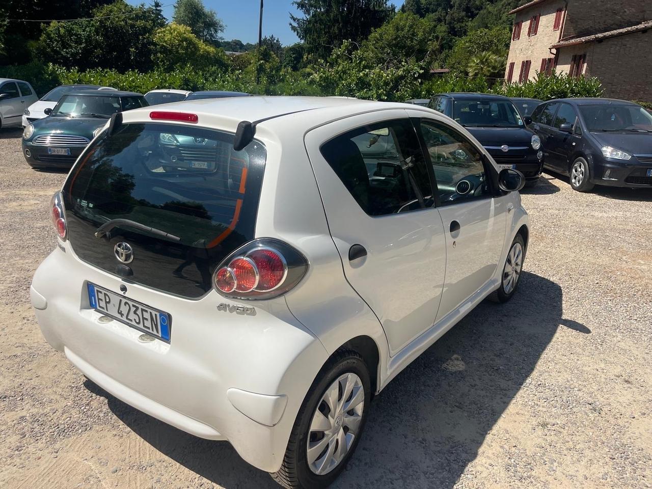 Toyota Aygo 1.0 12V VVT-i 5 porte Lounge Connect