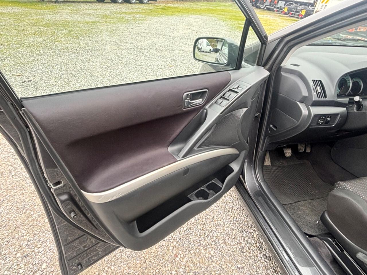 Toyota Corolla Verso 2.2 16V D-4D D-Cat