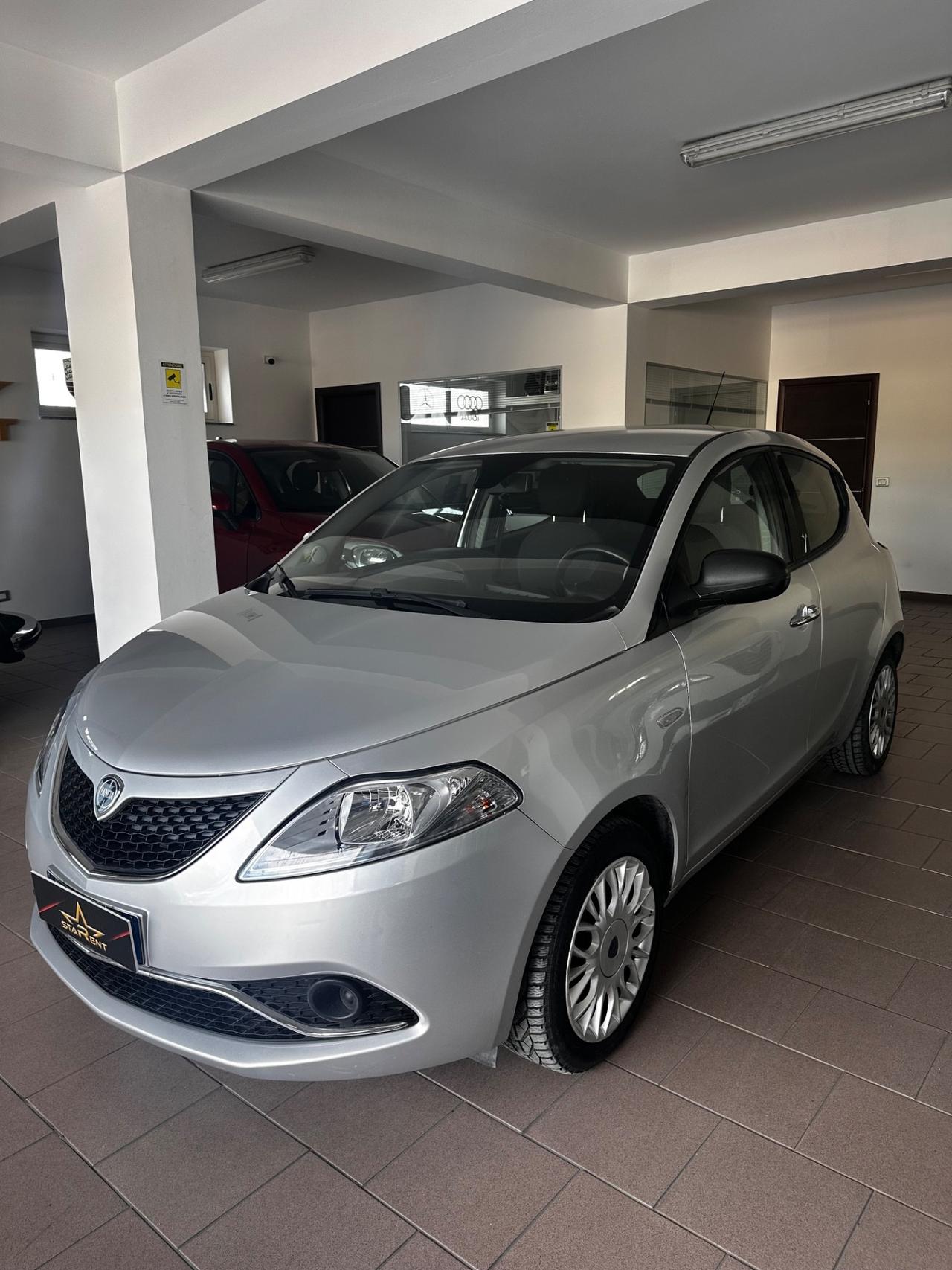 Lancia Ypsilon 1.3 MJT 16V 95 CV 5 porte S&S Silver