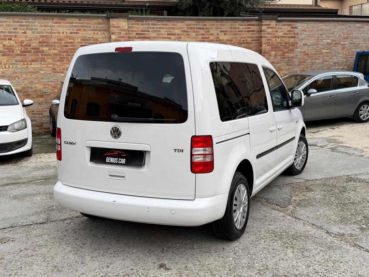 Volkswagen Caddy 1.6 TDI 102 CV 5p. Trendline 7 Posti