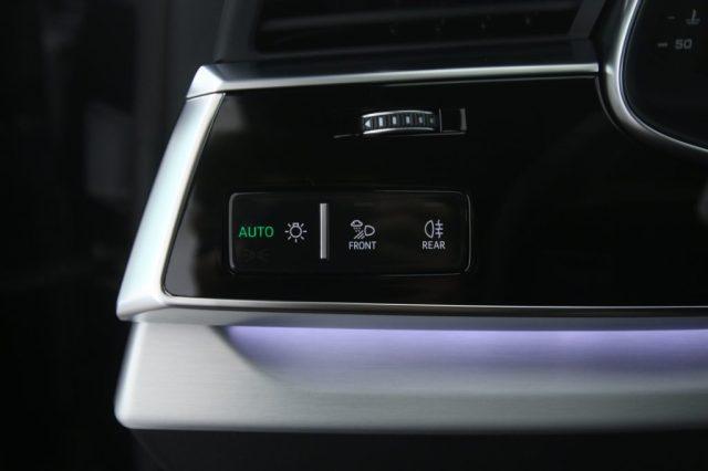 AUDI Q8 50 TDI 286 CV quattro S-line Black Edition