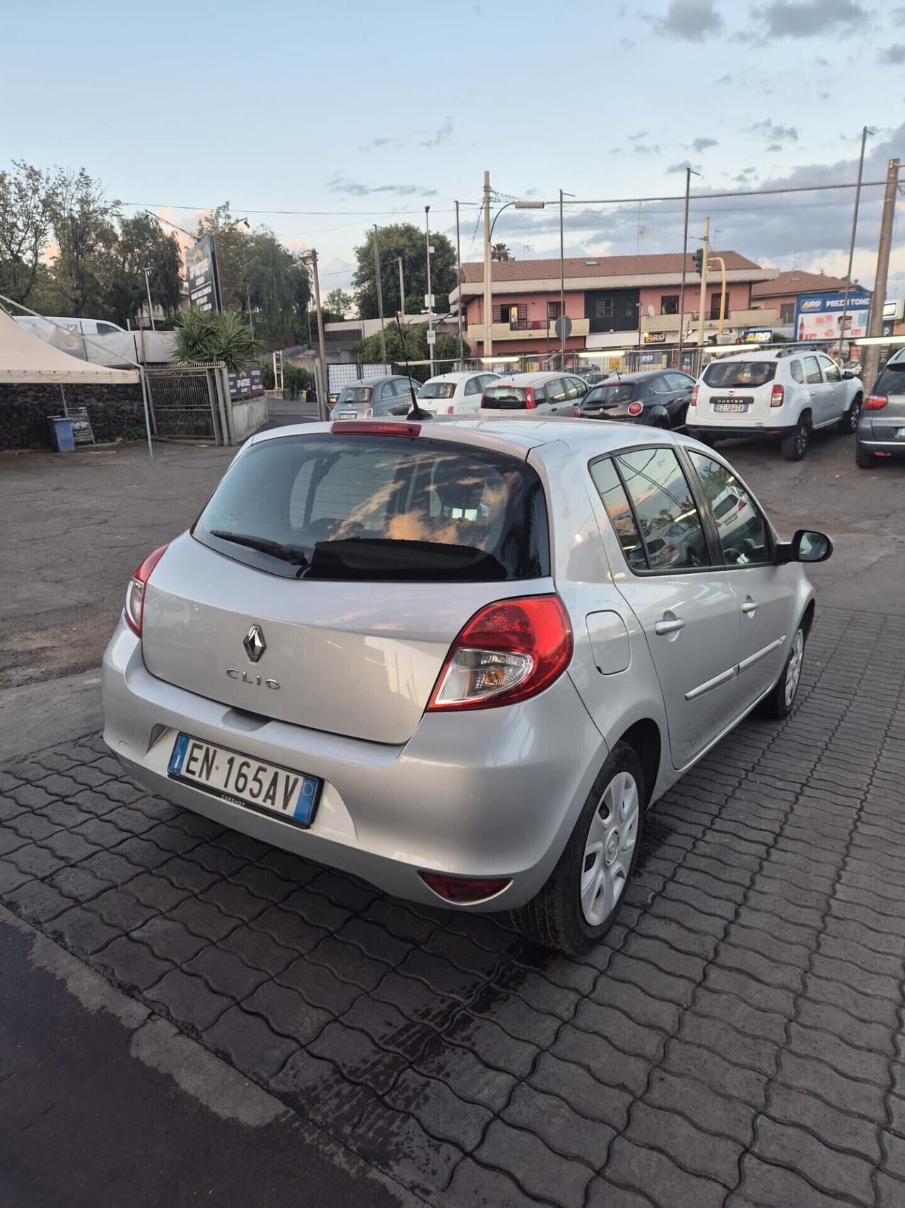 Renault Clio 1.2 69 cv GPL yahoo