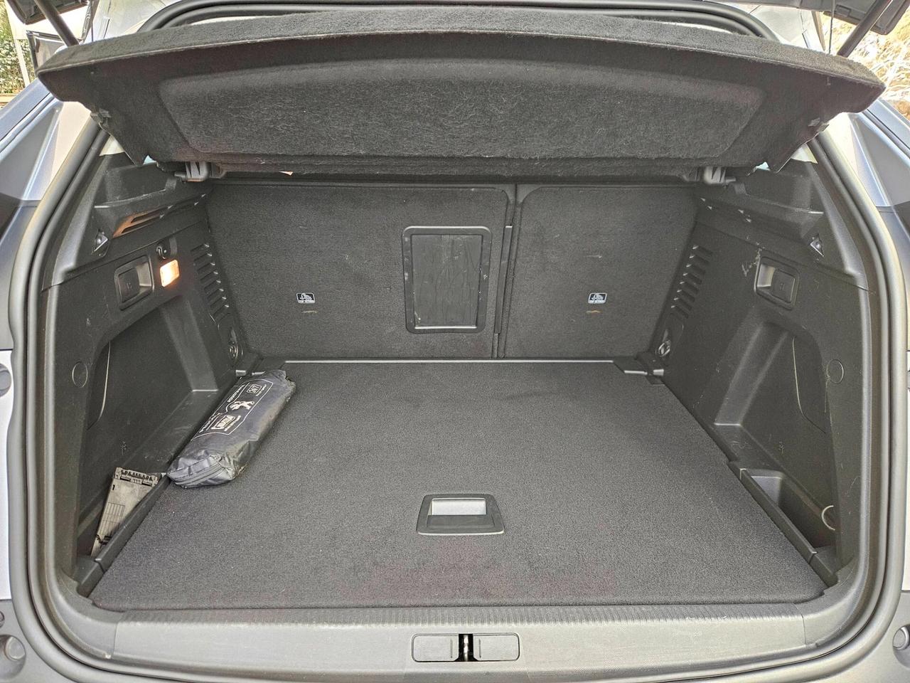 Peugeot 3008 BlueHDi 130 S&S EAT8 Allure