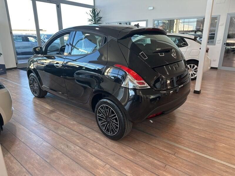 Lancia Ypsilon 1.0 FireFly 5 porte S&S Hybrid Oro