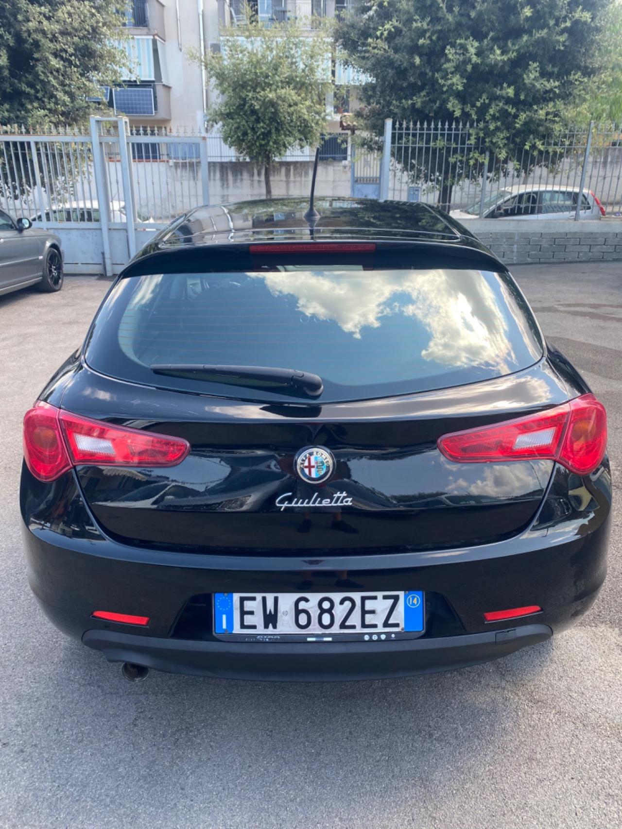 Alfa Romeo Giulietta 1.4 T-Jet GPL 2014 Full