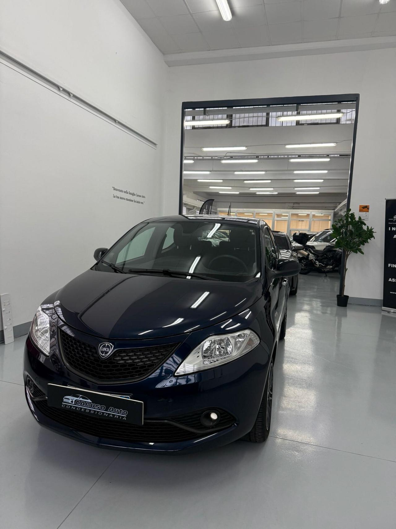 Lancia Ypsilon 1.0 FireFly 5 porte S&S Hybrid Ecochic Gold
