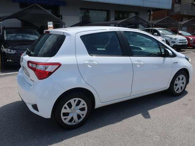 Toyota Yaris Yaris III 2017 5p 1.5h Business