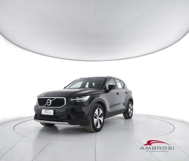VOLVO XC40 D3 Momentum - AUTOCARRO N1