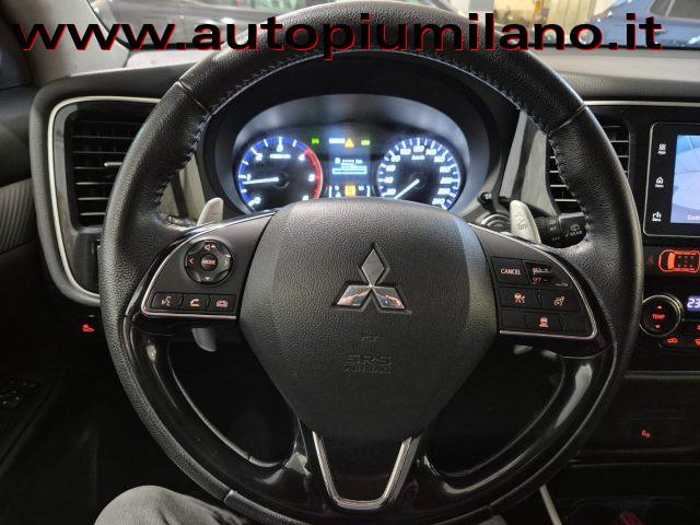 MITSUBISHI Outlander 2.2 DI-D 4WD Instyle Plus SDA 7 posti