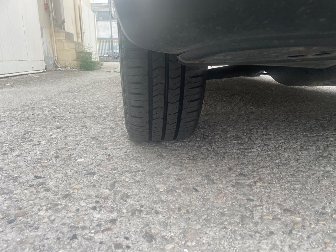 Volkswagen Transporter 2.0 TDI 102CV 8 posti #BP