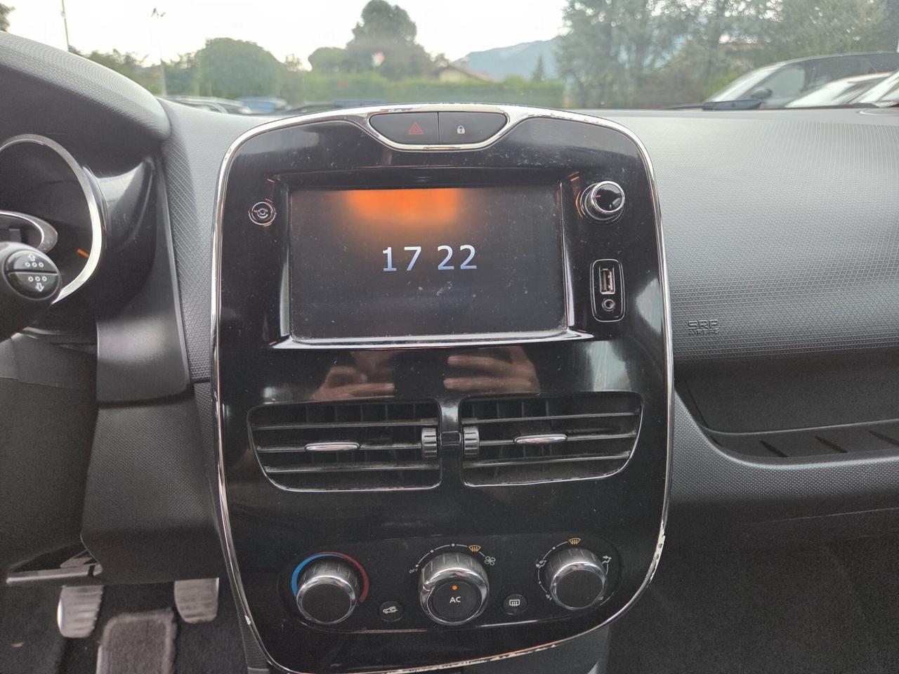 Renault Clio 1.2 75CV 5 porte Wave NEOPATENTATI