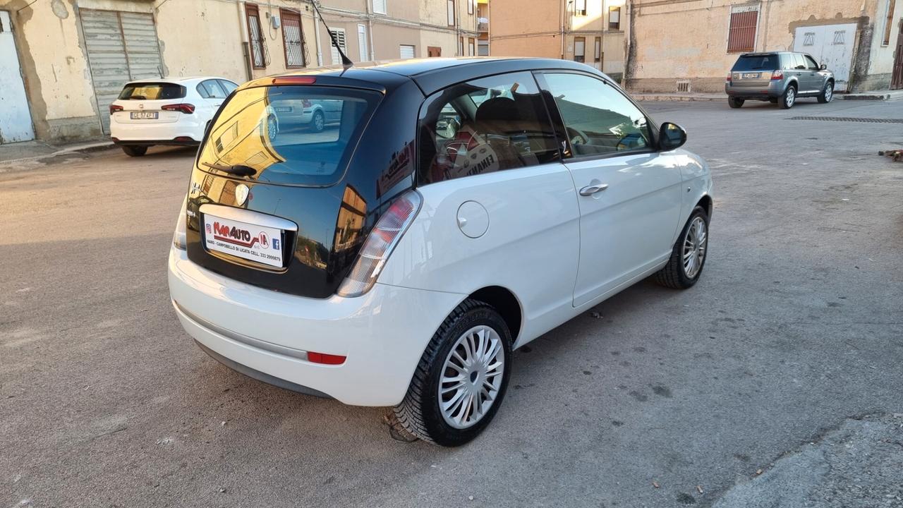 Lancia Ypsilon 1.3 MJT 75 CV Platino