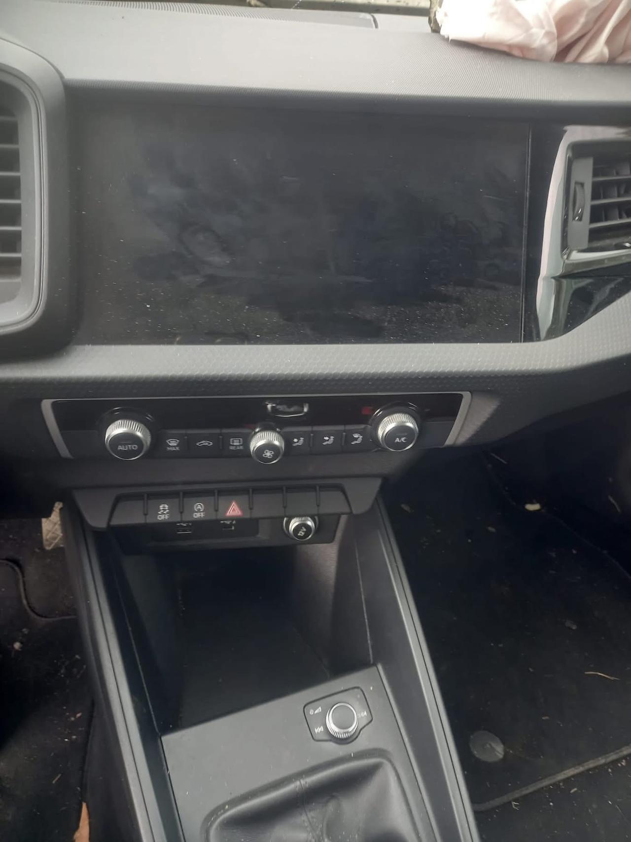Audi A1 sinistrata incidentata
