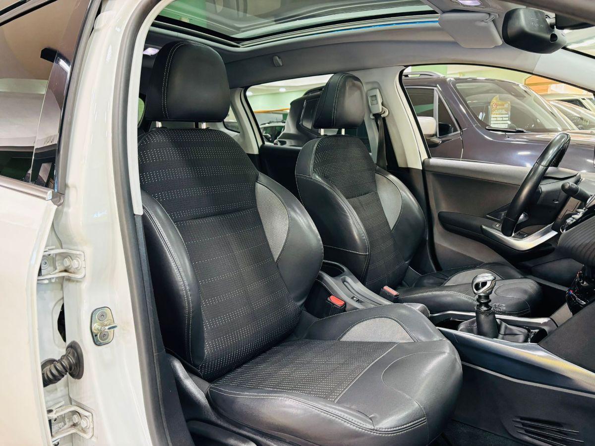 Peugeot 2008 1.6 e-HDi 115 CV S&S Féline Panorama