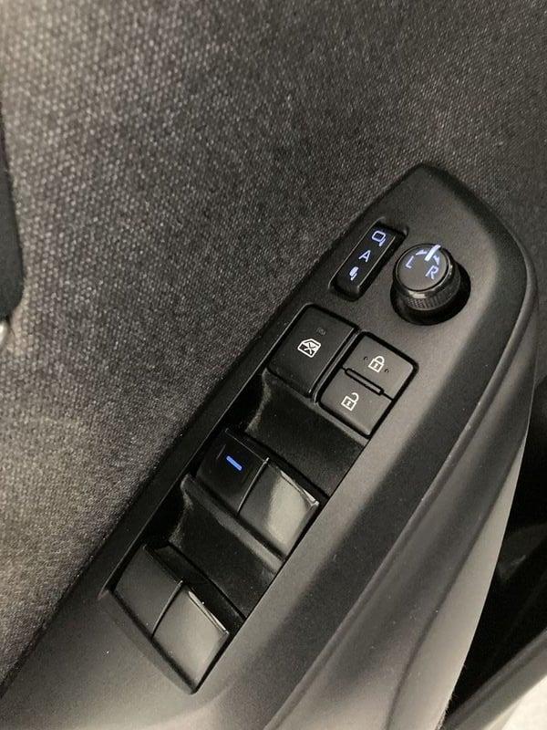 Toyota Yaris Hybrid Lounge MY22