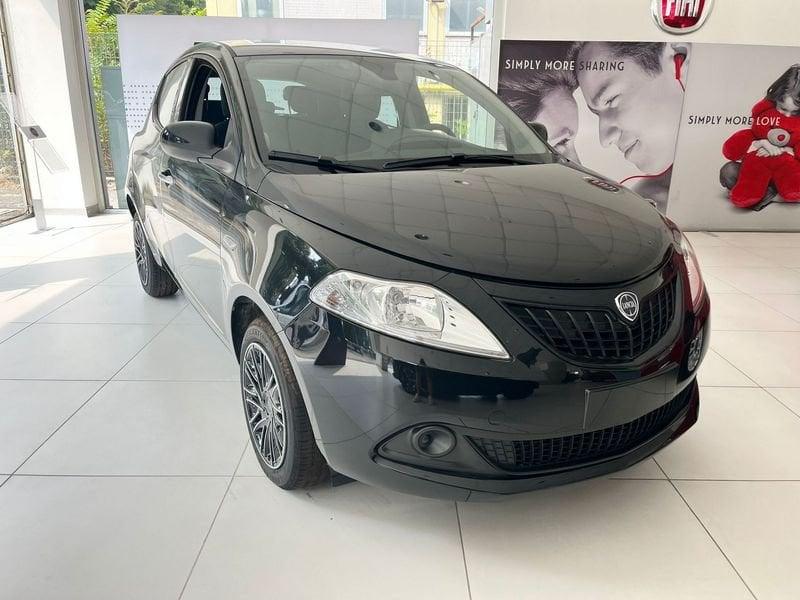 Lancia Ypsilon 1.0 FireFly 5 porte S&S Hybrid Platino