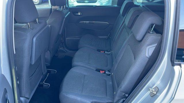PEUGEOT 5008 1.6 HDi 112CV Business