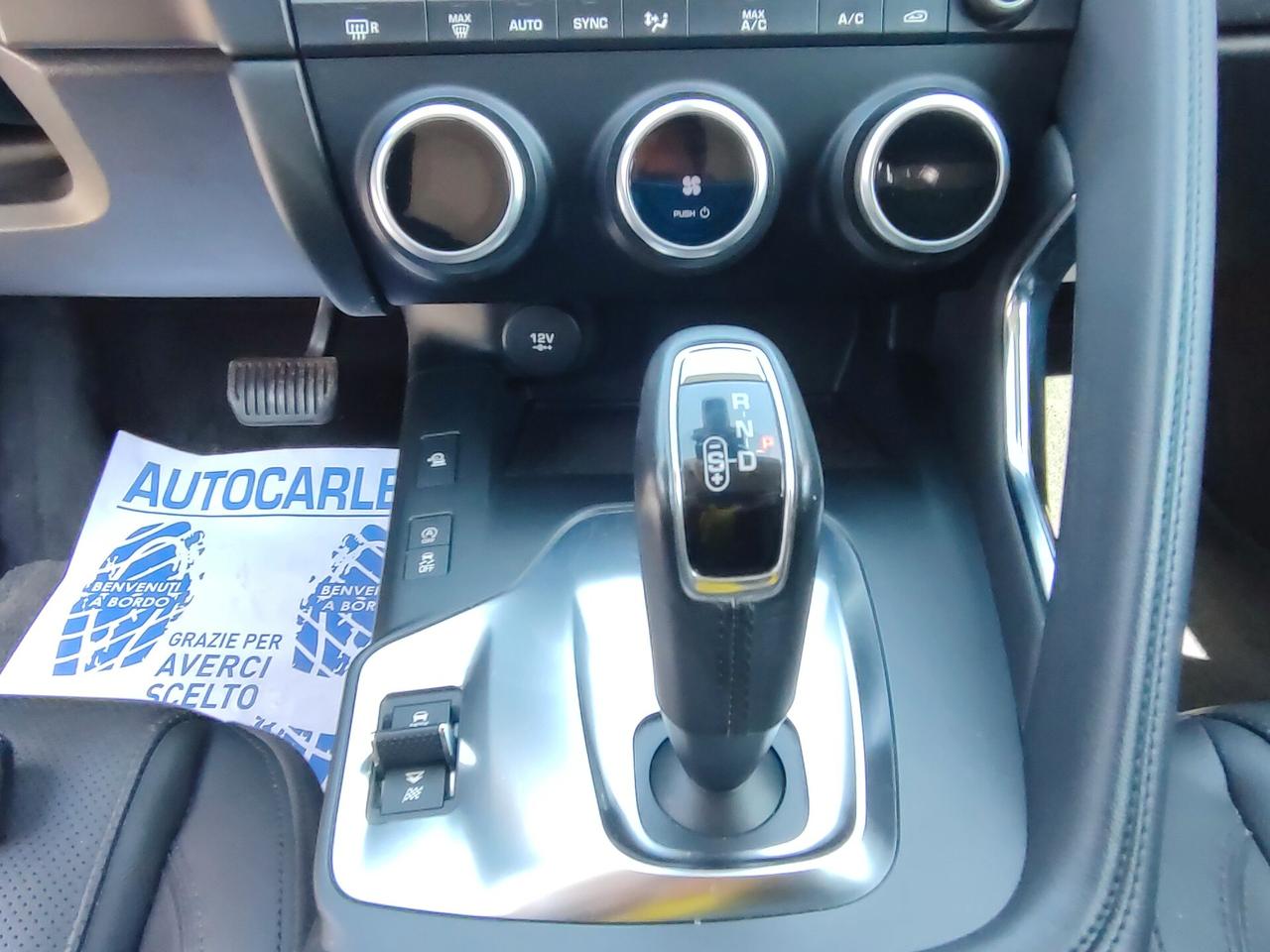 Jaguar E-Pace 2.0 BENZINA 200cv R-Dynamic S