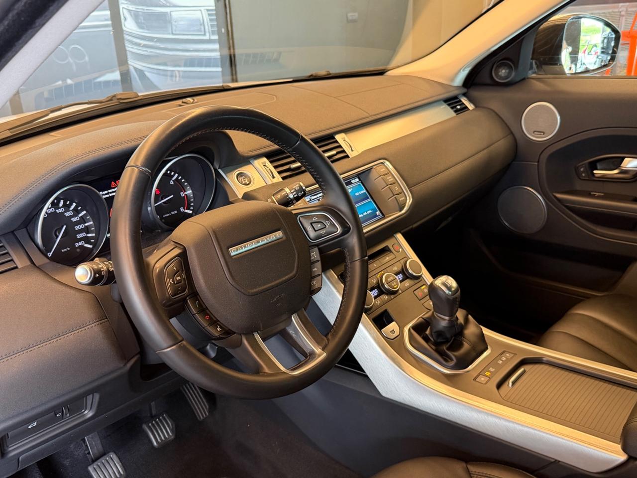 Land Rover Range Evoque 2.2 TD4 5p. Pure