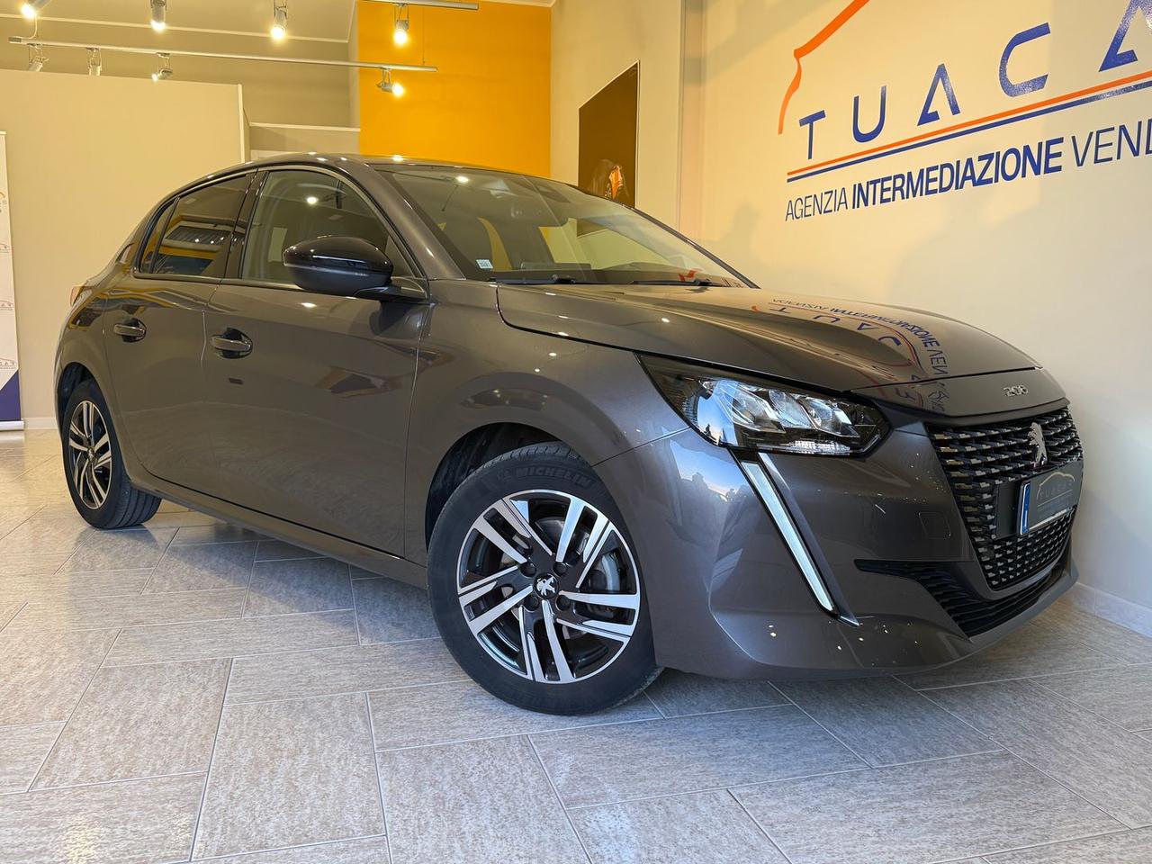 Peugeot 208 Allure Pack 1.5 Blue HDI 100 #10467