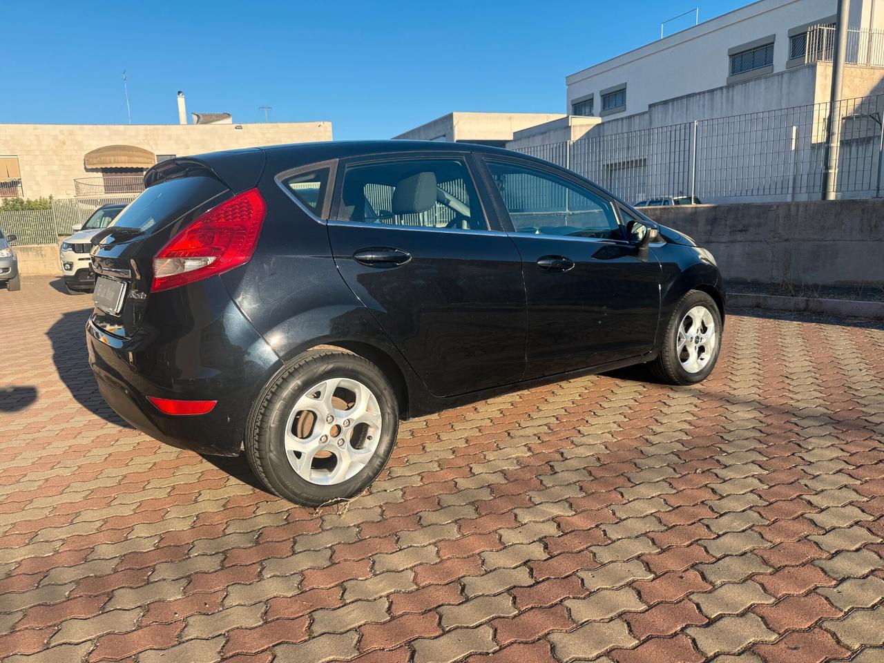 Ford Fiesta 1.4 TDCi 68CV 5 porte Titanium