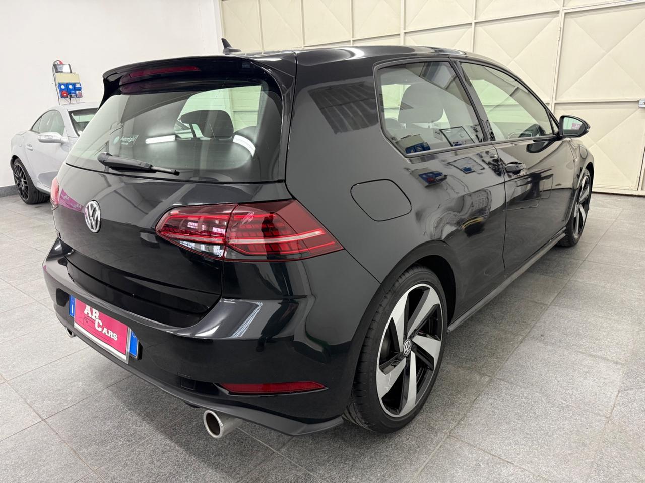 Volkswagen Golf GTI Performance 2.0 245 CV TSI 3p. BMT