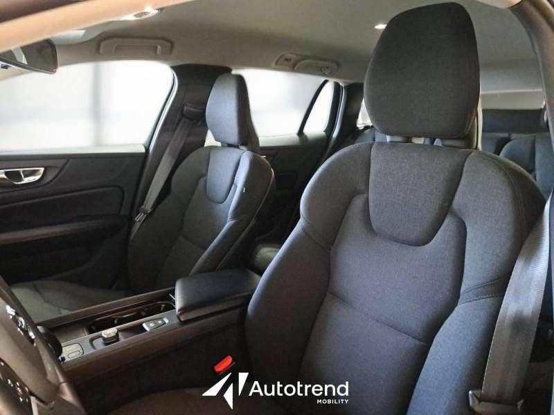Volvo V60 B4 197+14 CV Mild Hybrid Diesel Automatica Momentum Business
