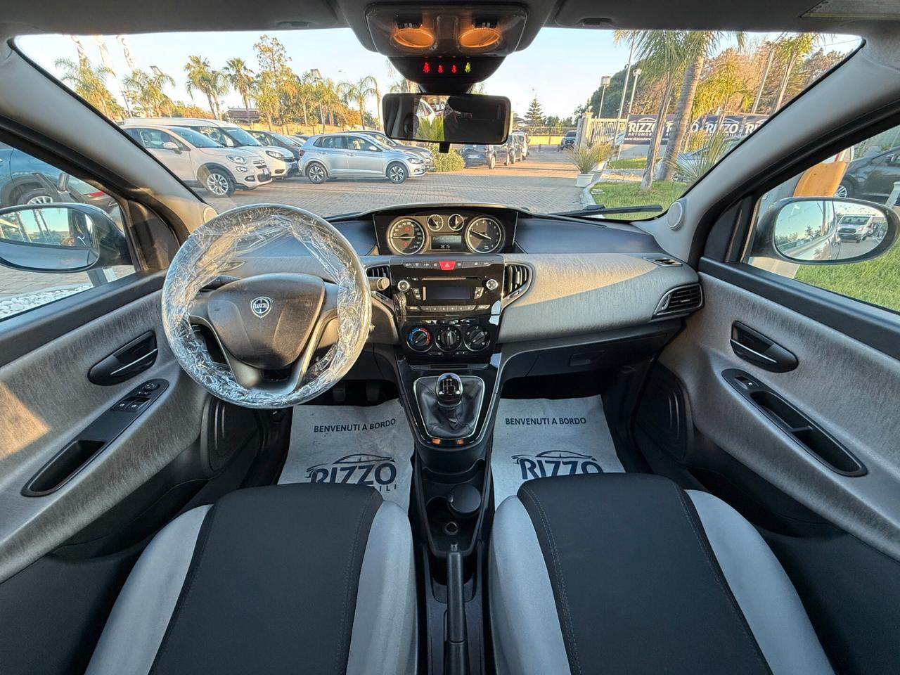 Lancia Ypsilon 1.2 69 CV 5 porte Gold