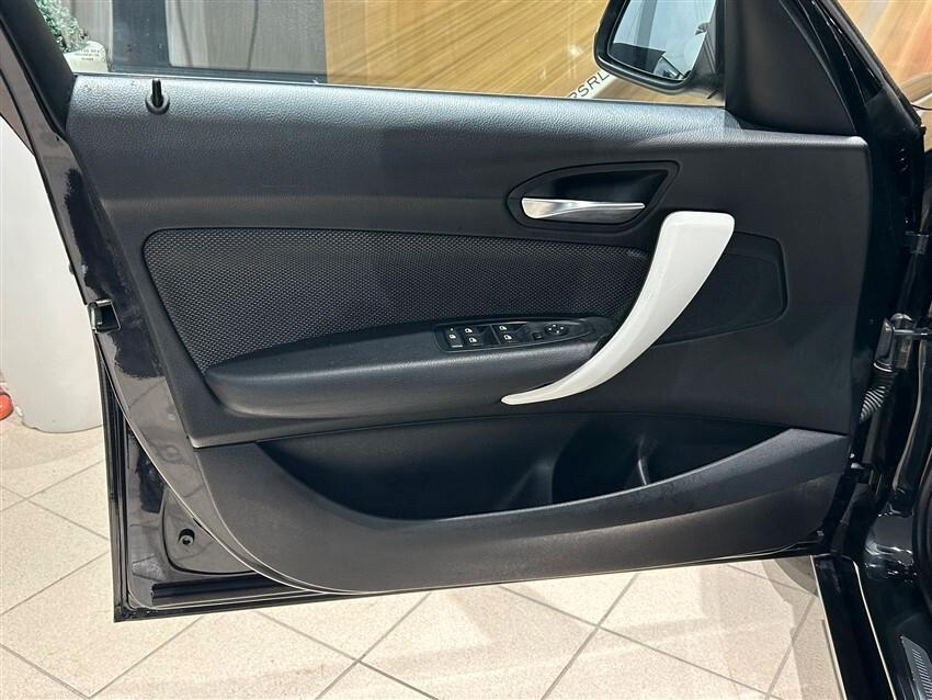 Bmw 116 116d 5p. Urban