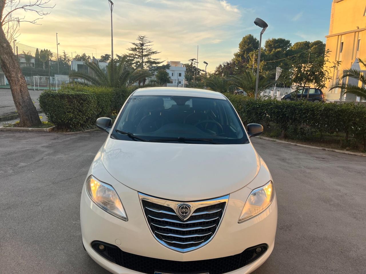 Lancia Ypsilon 1.2 69 CV 5p. Silver UsatoSicuro