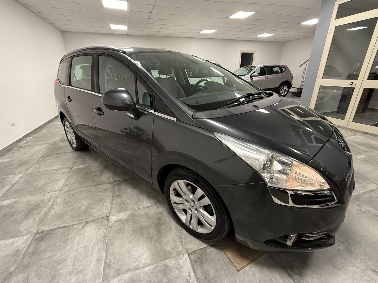 Peugeot 5008 1.6 HDi 115CV Allure