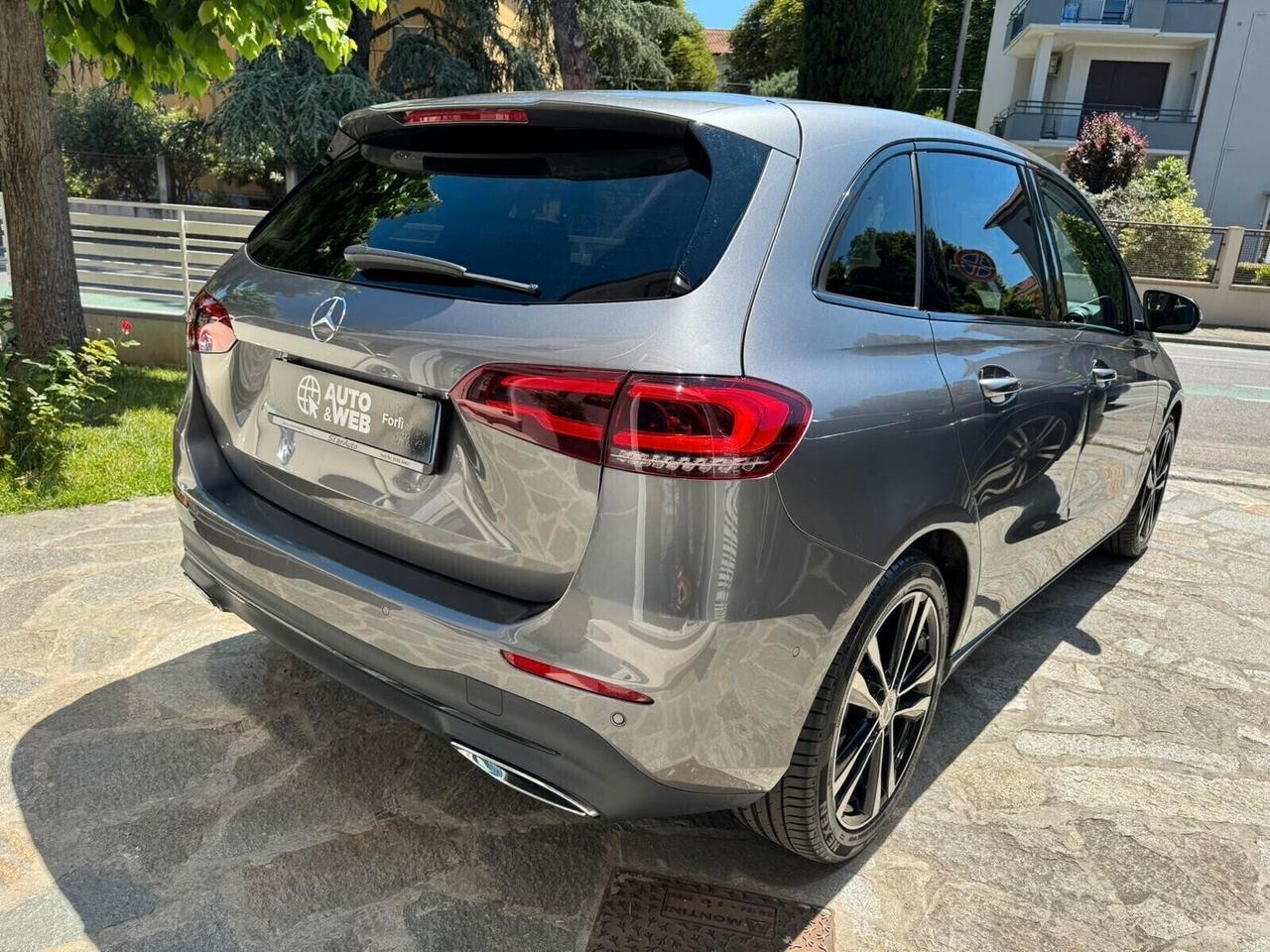 MERCEDES B 180 D AUTOMATIC SPORT NEOP NIGHT PACK