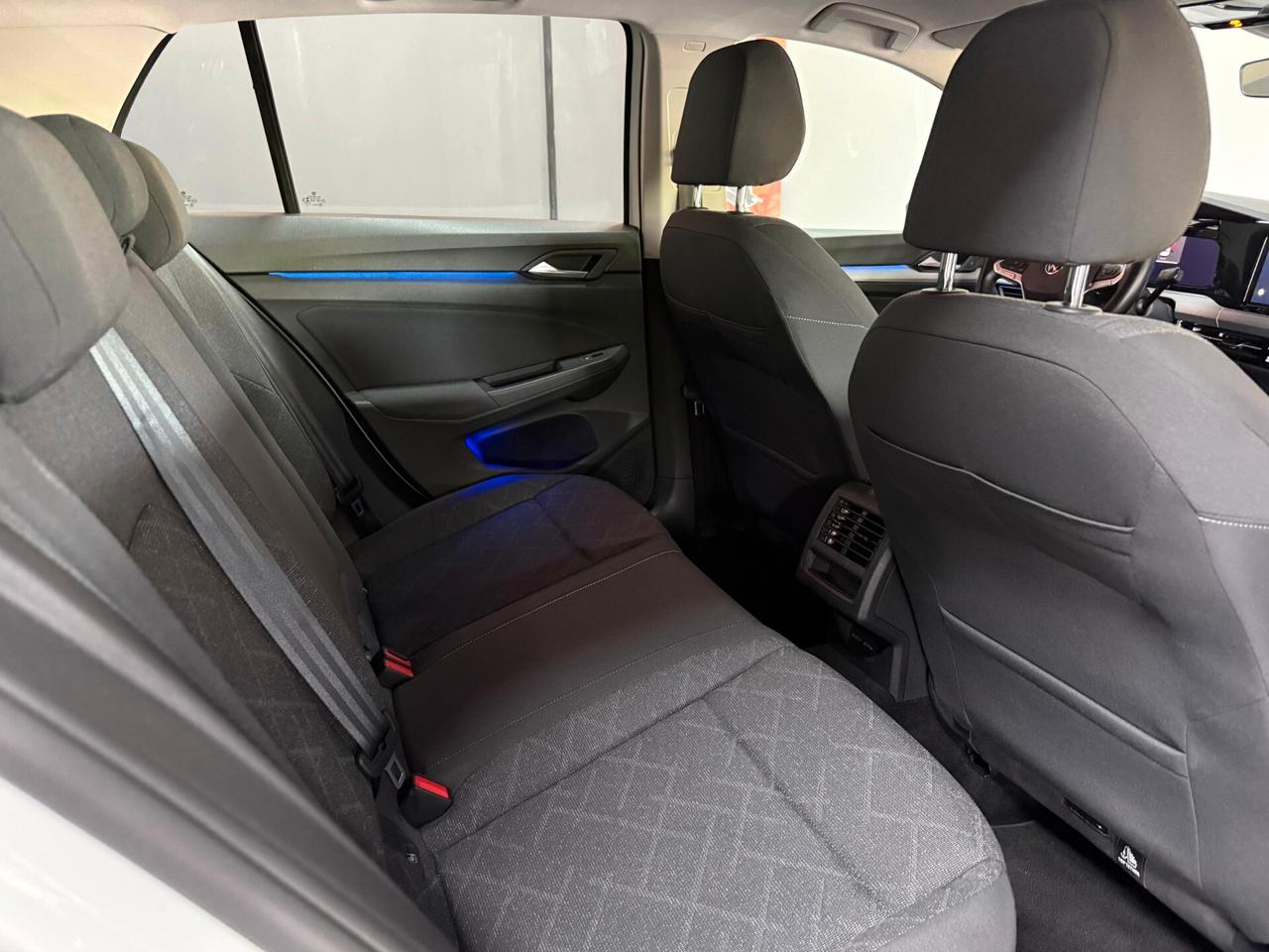 Volkswagen Golf 1.5 TSI ACT DSG 5p. Business BlueMotion Tech.